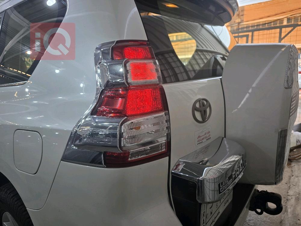 تۆیۆتا لاندكروزر پرادۆ